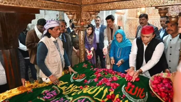 अखिलेश यादव