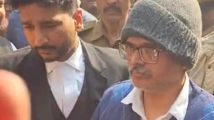  पूर्व IPS अमिताभ ठाकुर