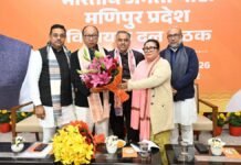 राष्ट्रपति शासन हटते ही मणिपुर में युमनाम खेमचंद सिंह ने संभाली सत्ता, सीएम बनने के बाद ली शपथ मणिपुर