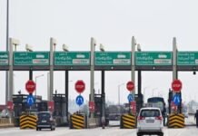 क्या 1 अप्रैल से टोल प्लाजा पर कैश पूरी तरह बंद? NHAI के नए फैसले से बदल जाएगी सफर की तस्वीर! NHAI