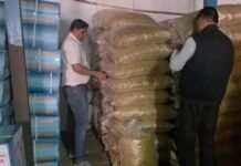 होली से पहले लखनऊ में बड़ी कार्रवाई! 41 लाख का सड़ा-गला खजूर और रंगीन कचरी जब्त लखनऊ