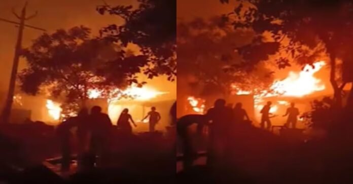 गांव में फैली आग