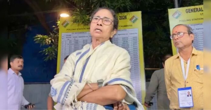 स्ट्रॉन्ग रूम पहुंचीं ममता