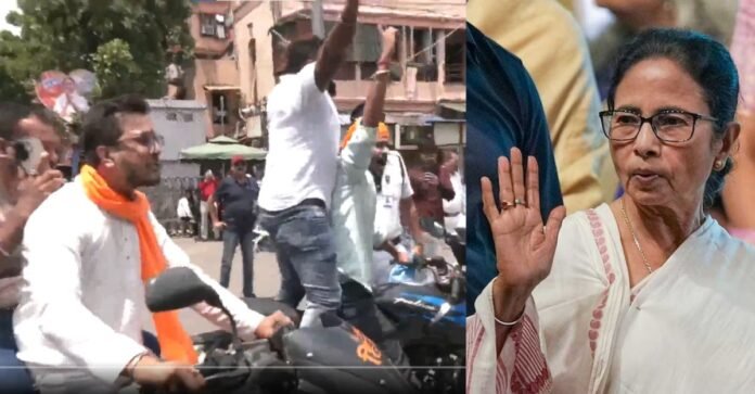 ममता बनर्जी के आवास के बाहर