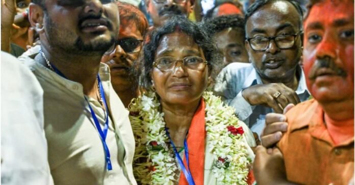 आरजी कर रेप पीड़िता की मां रत्ना देबनाथ