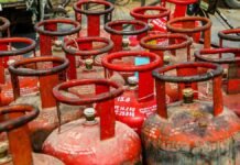बड़ा झटका! LPG सिलेंडर और महंगा होने के संकेत, केंद्र सरकार ने बताया क्यों बढ़ेंगी कीमतें? LPG