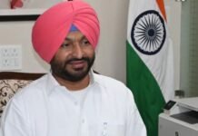 मोदी कैबिनेट से बड़ी खबर: पीएम की सलाह पर इस मंत्री का इस्तीफा, राष्ट्रपति मुर्मू ने दी मंजूरी रवनीत सिंह बिट्टू
