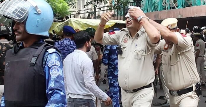 CJP प्रदर्शन