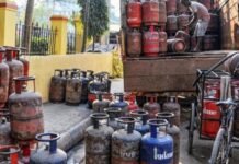 ₹385 सस्ता हुआ गैस सिलेंडर! 16 अगस्त से पहले निपटा लें ये काम, वरना पड़ेगा भारी गैस सिलेंडर