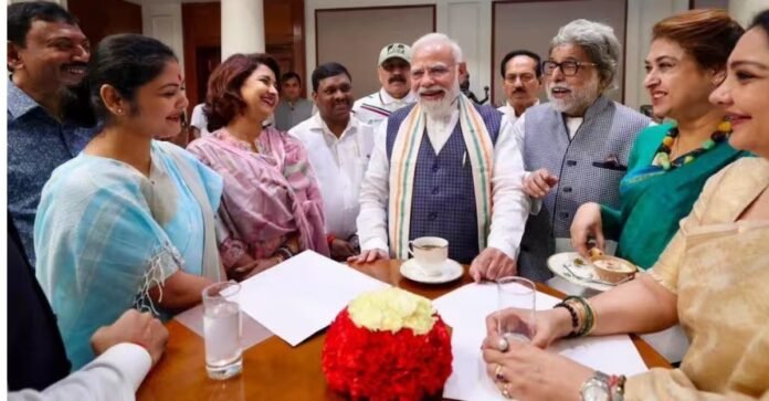 PM मोदी