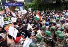 70वीं BPSC पर फिर भड़का छात्रों का गुस्सा, JP गोलंबर पर पुलिस से भिड़ंत; जानें क्या है मामला? Patna News
