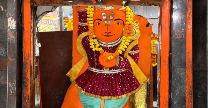 खड़े हनुमान