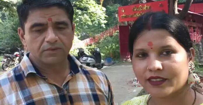 पुरुष और महिला पुलिसकर्मी