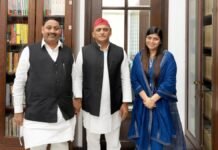 अखिलेश यादव से अचानक मिले BJP के पूर्व सांसद धर्मेंद्र कश्यप, क्या बेटी के टिकट के लिए सपा में जाएंगे? अखिलेश यादव
