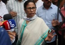 ममता बनर्जी पर हमले की खौफनाक साजिश बेनकाब! TMC बोली—Z+ सुरक्षा के बीच चाकू लेकर कैसे घुसी महिला? ममता बनर्जी